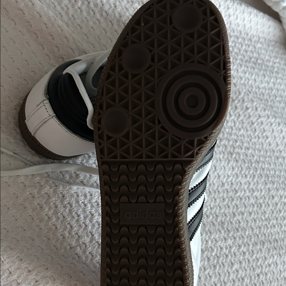 Adidas Classic Samba Sneakers - Picture 9 of 11
